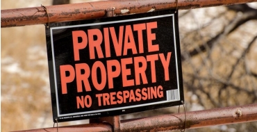 How does the Polish court determine if a claimant's use was open and notorious in adverse possession claims? - Woźniak Legal